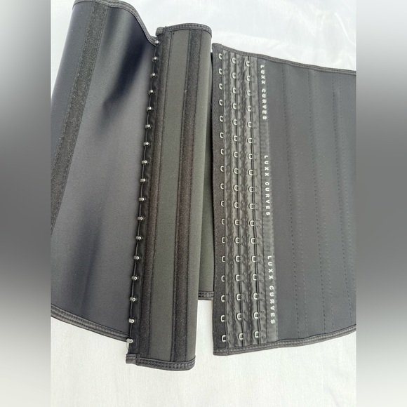 LUXX CURVES Black Waist Trainer Size 4XL - Picture 5 of 14